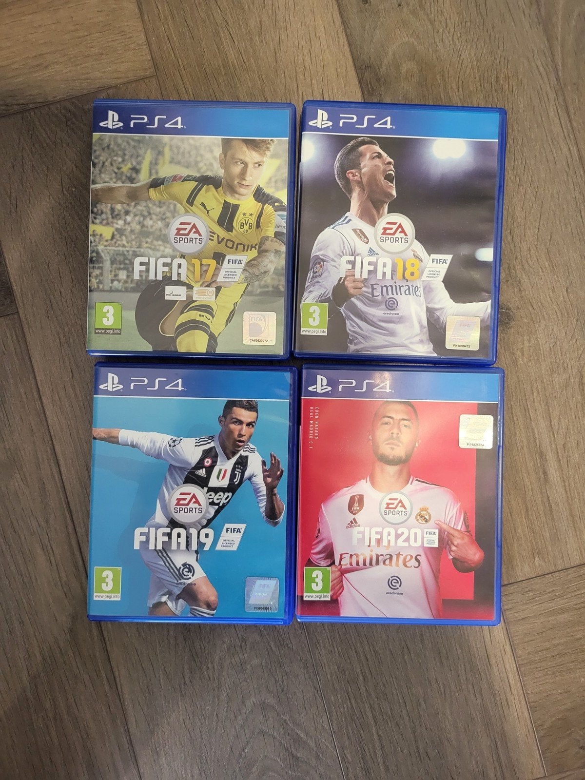 FIFA 17, 18, 19, 20 PS4 - Voetbalgames Bundel, Gebruikt, Ophalen of Verzenden, Eén computer, Sport