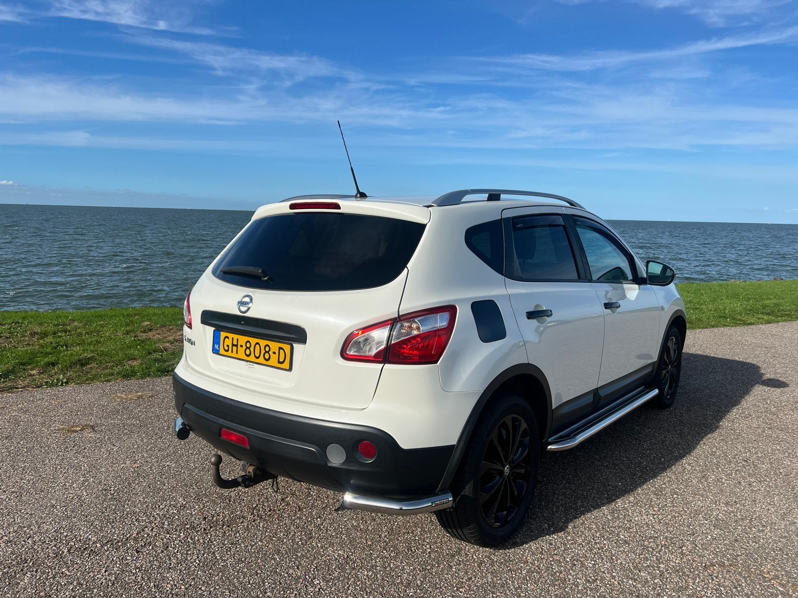 Foto 5 van Nissan Qashqai 1.6 2WD CVT 2013 Wit