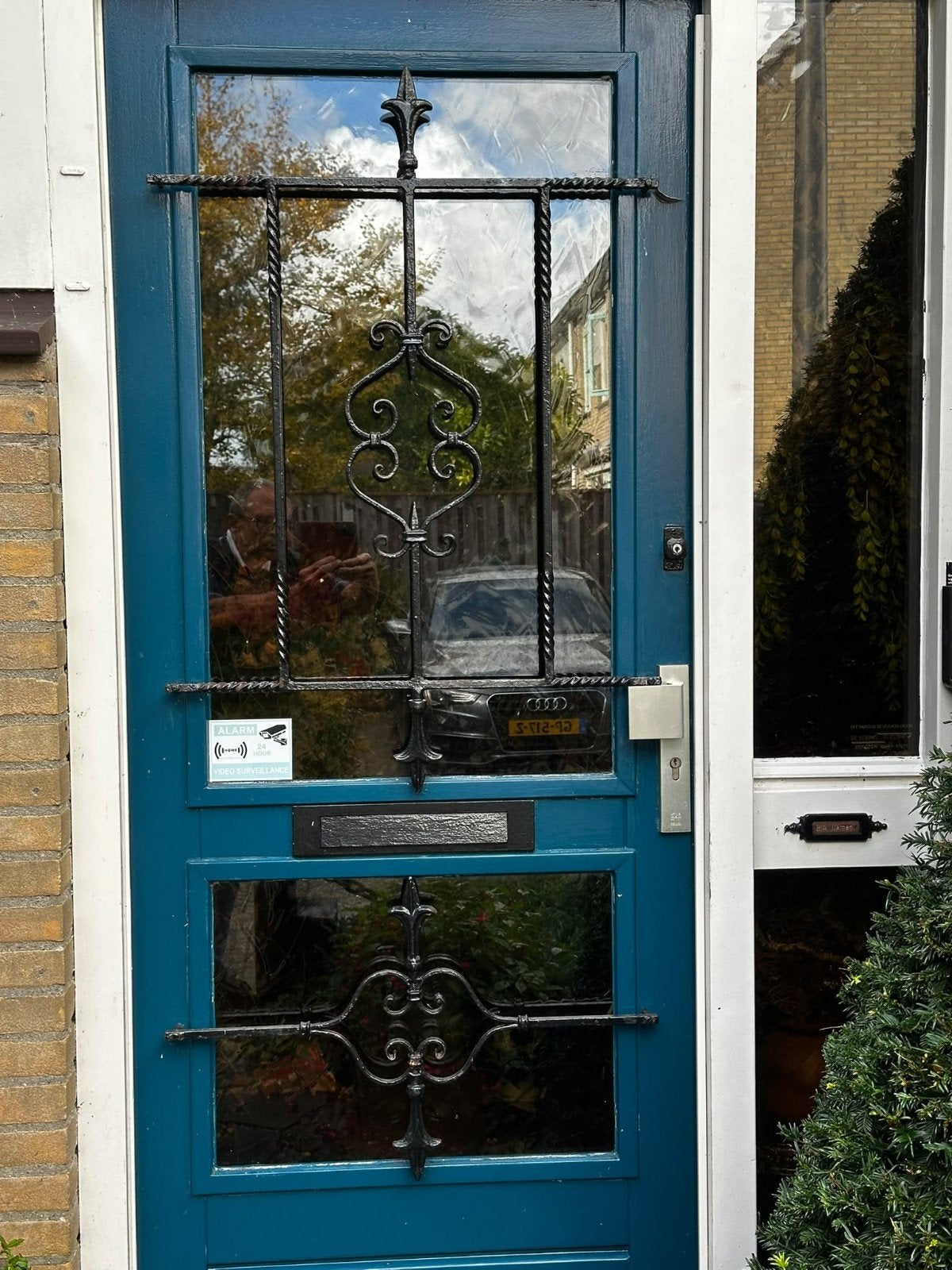 smeedijzeren hekken voor buitendeur., Ophalen, Hout, 75 tot 150 cm, Deurkozijn