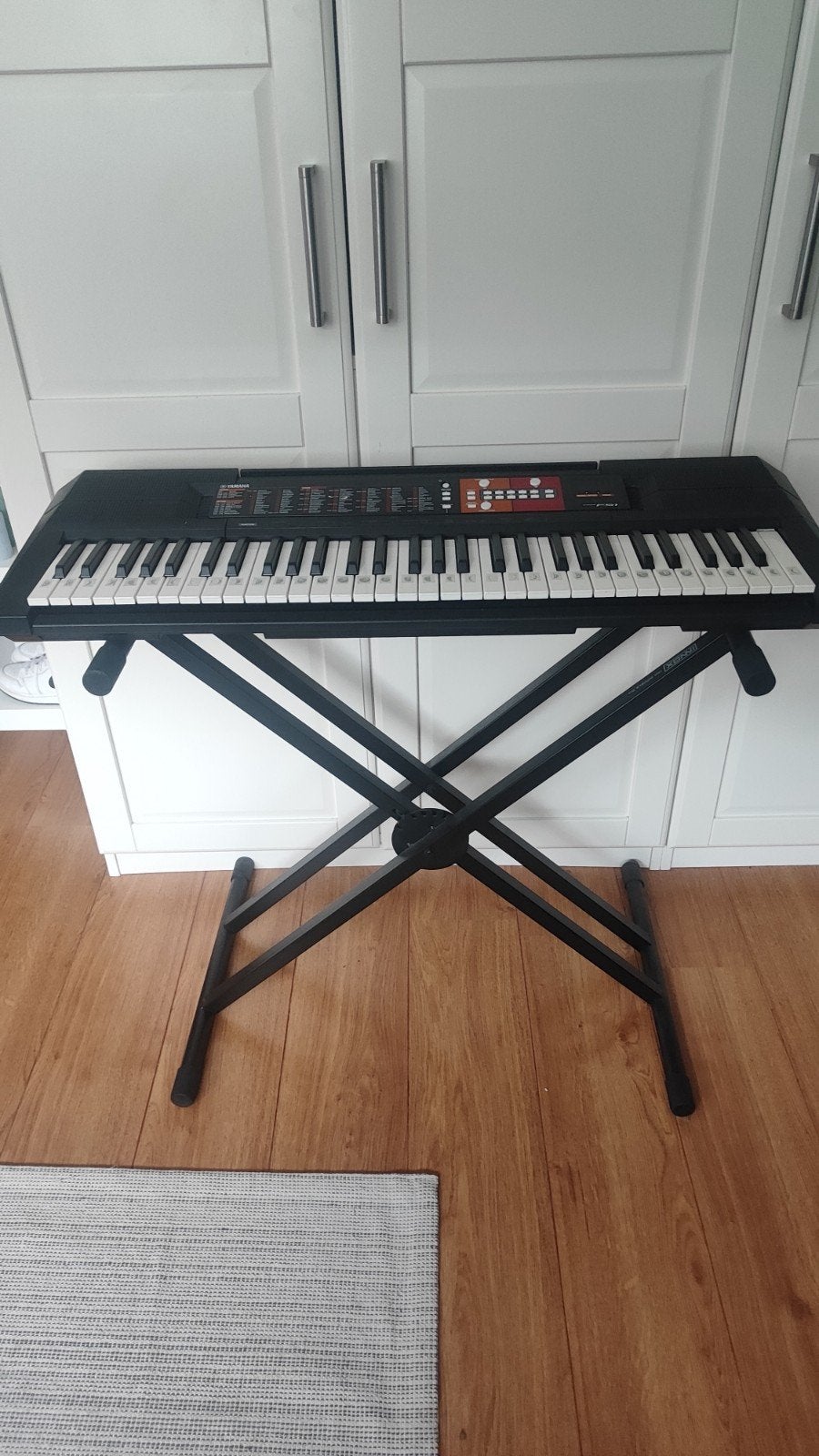 Yamaha PSR F51 Digitaal Keyboard met standaard, Muziek en Instrumenten, Keyboards, Ophalen, Yamaha, Overige aantallen, Zo goed als nieuw