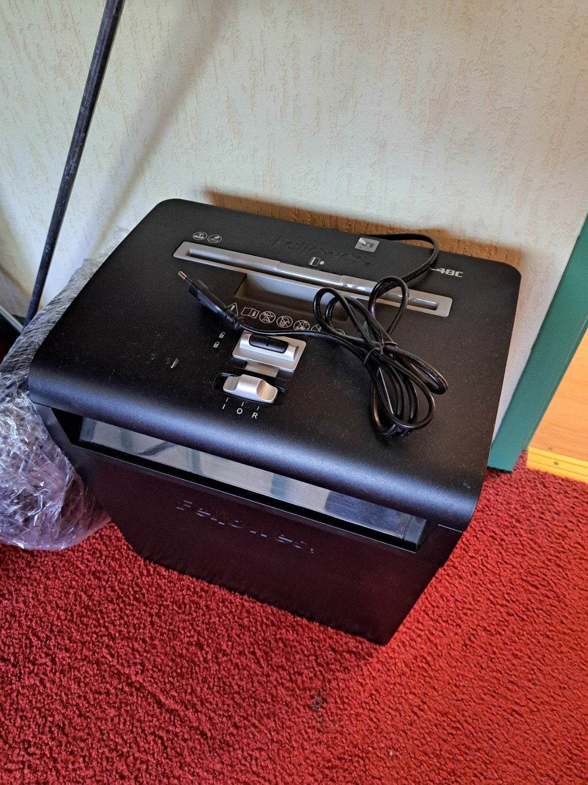 Fellowes P-48C papierversnipperaar, Ophalen, Gebruikt
