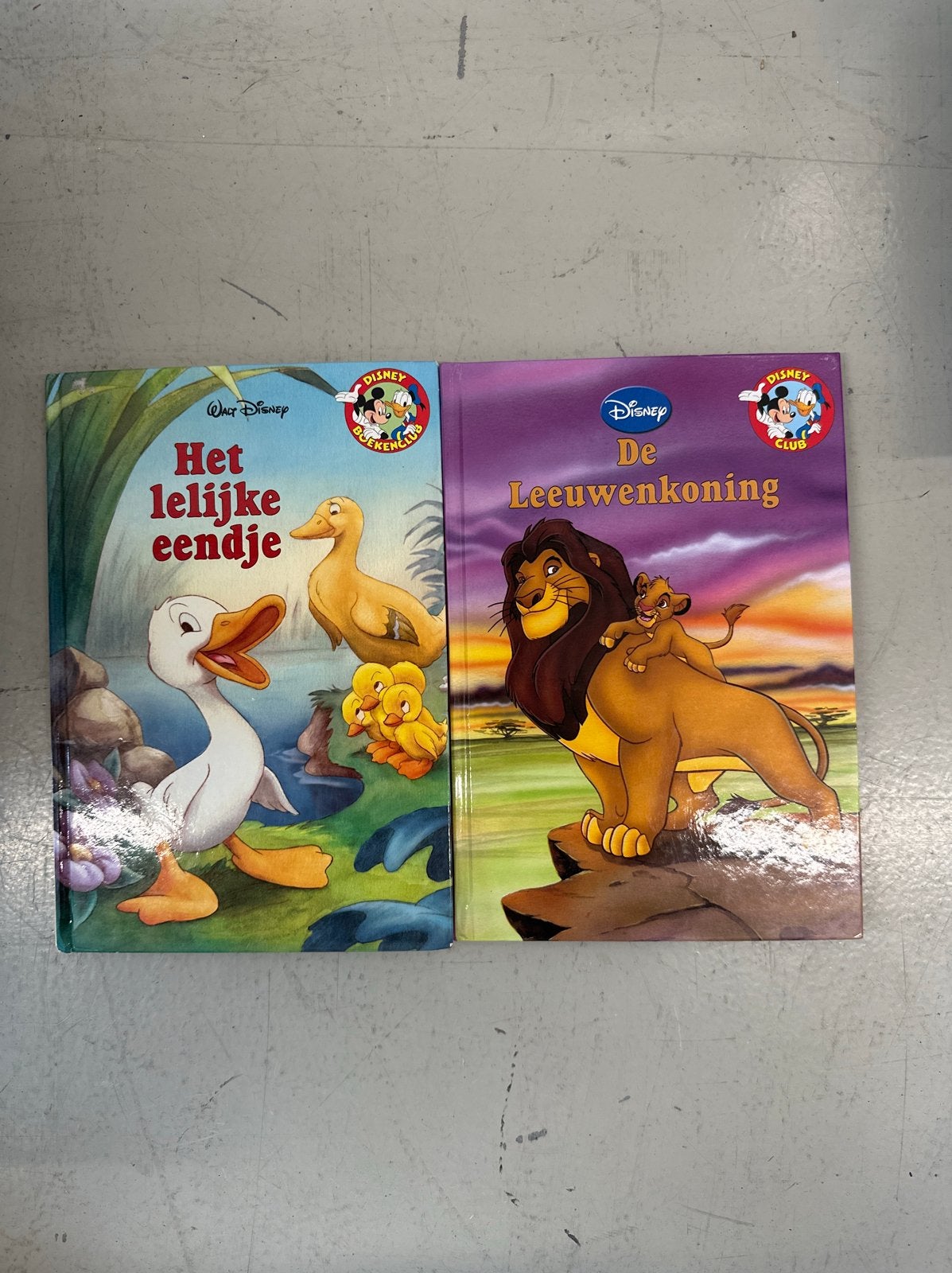 Disney Boekenclub: De Leeuwenkoning & Het Lelijke Eendje, Boeken, Ophalen of Verzenden, Zo goed als nieuw, Sprookjes