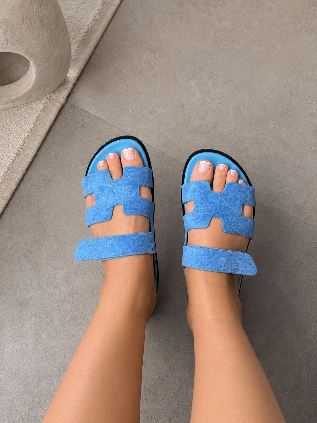 Hermes Slippers Maat 40 - Blauw Suède, Kleding | Dames, Schoenen, Ophalen of Verzenden, Zo goed als nieuw, Blauw, Slippers