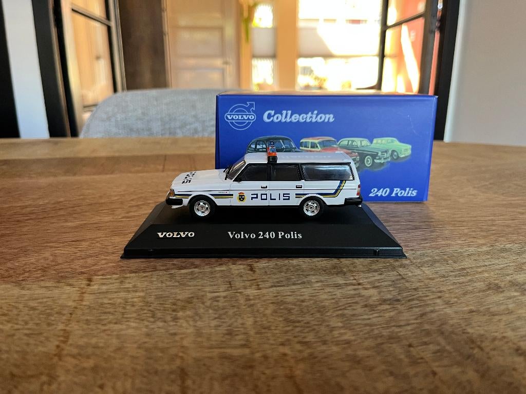 Atlas Volvo Collection 240 Polis 1:43 in ovp, Ophalen of Verzenden, Nieuw, Auto, Overige merken