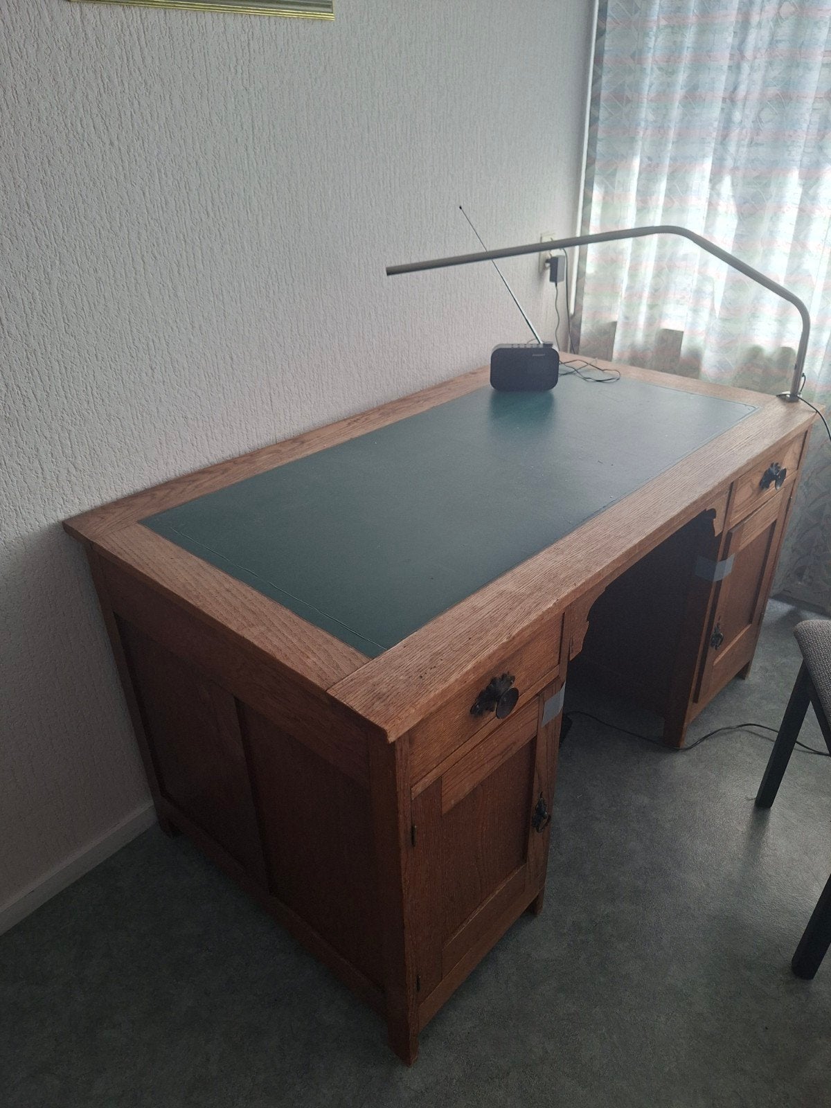 Vintage eikenhouten bureau met lades en kastjes, Ophalen