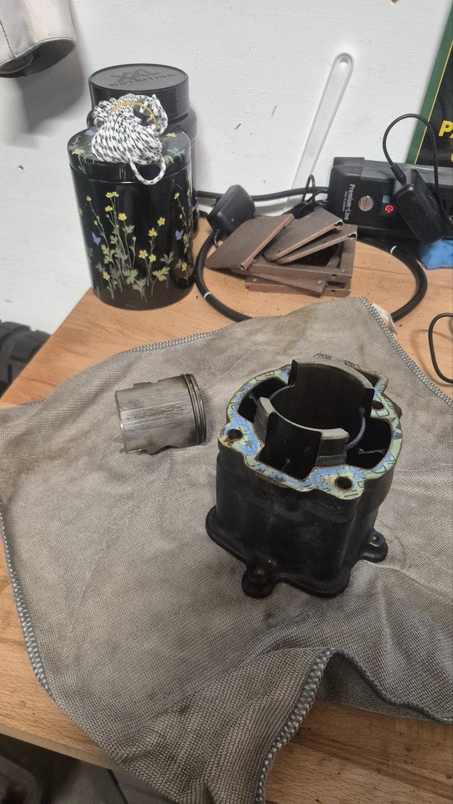 125 LC cilinder met zuiger piaggio lichte krassen, Ophalen of Verzenden, Gebruikt, Cilinder, Piaggio