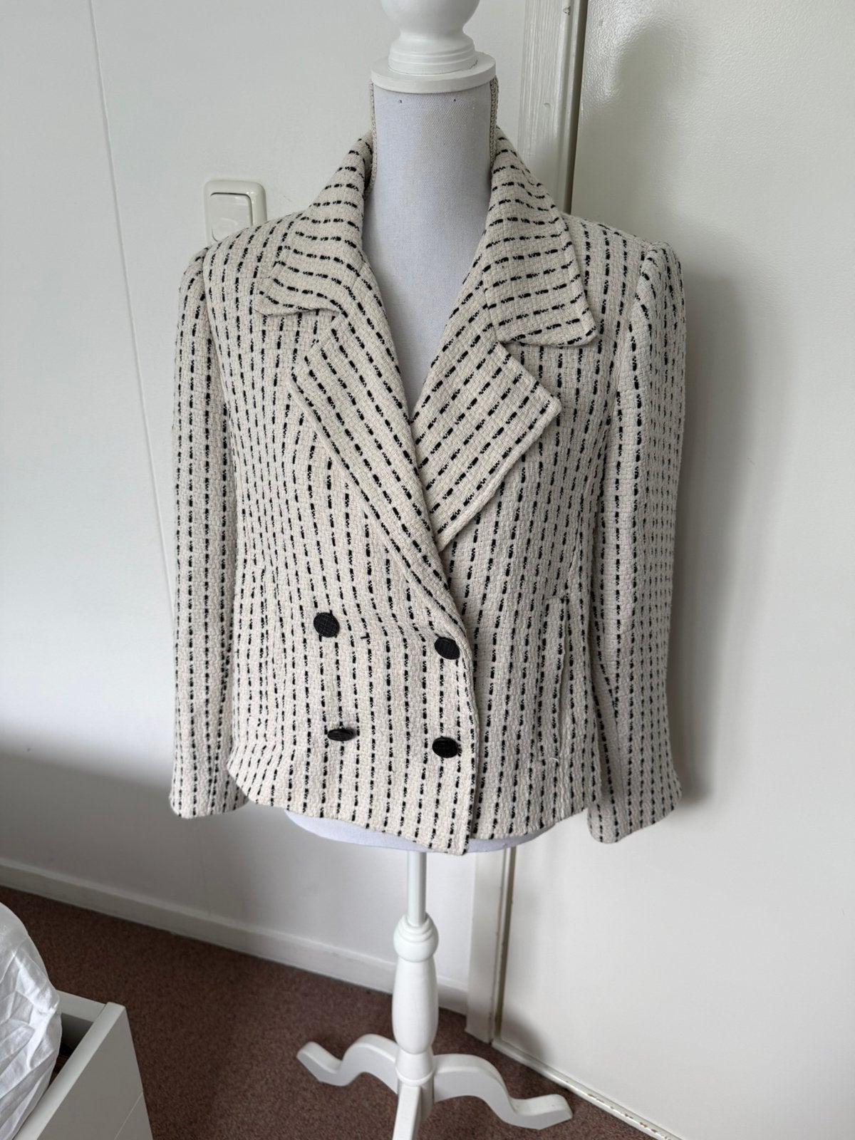Wit/zwart jasje van Label Dot, maat 44, Kleding | Dames, Verzenden, Wit, Maat 42/44 (L), Zo goed als nieuw