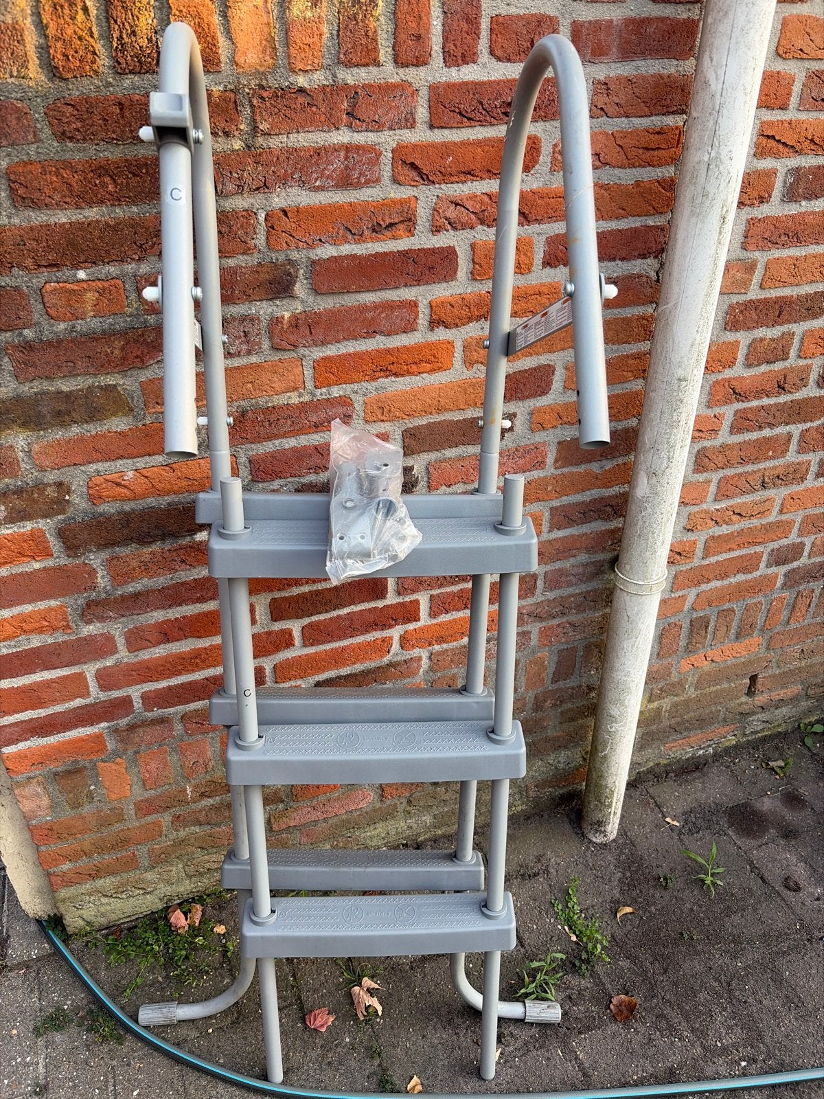 Zwembadtrapje - Gebruikt maar in goede staat, Tuin en Terras, Ophalen of Verzenden, Gebruikt, Ladder