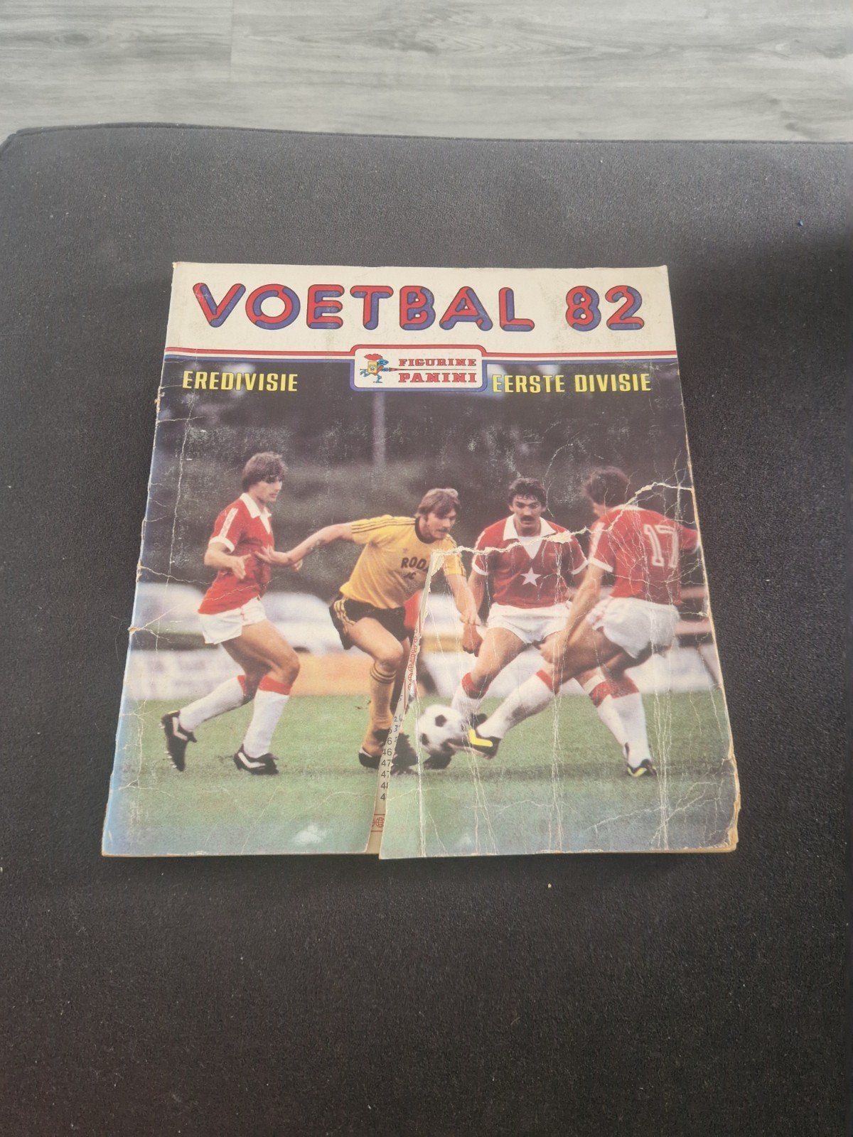 Panini Voetbal 82 Eredivisie Eerste Divisie Stickerboek, Ophalen of Verzenden, Gebruikt, Sport