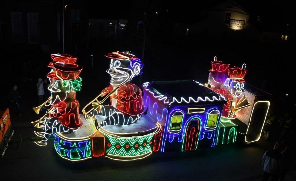 Carnavals wagen te koop!, Carnaval, Overige maten, Ophalen of Verzenden, Zo goed als nieuw