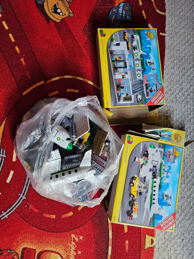 Lego vliegtuig en airport, Ophalen