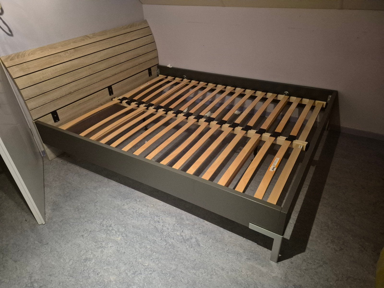 ZGAN tweepersoonsbed 200x160cm + nachtkastjes, Ophalen, Zo goed als nieuw