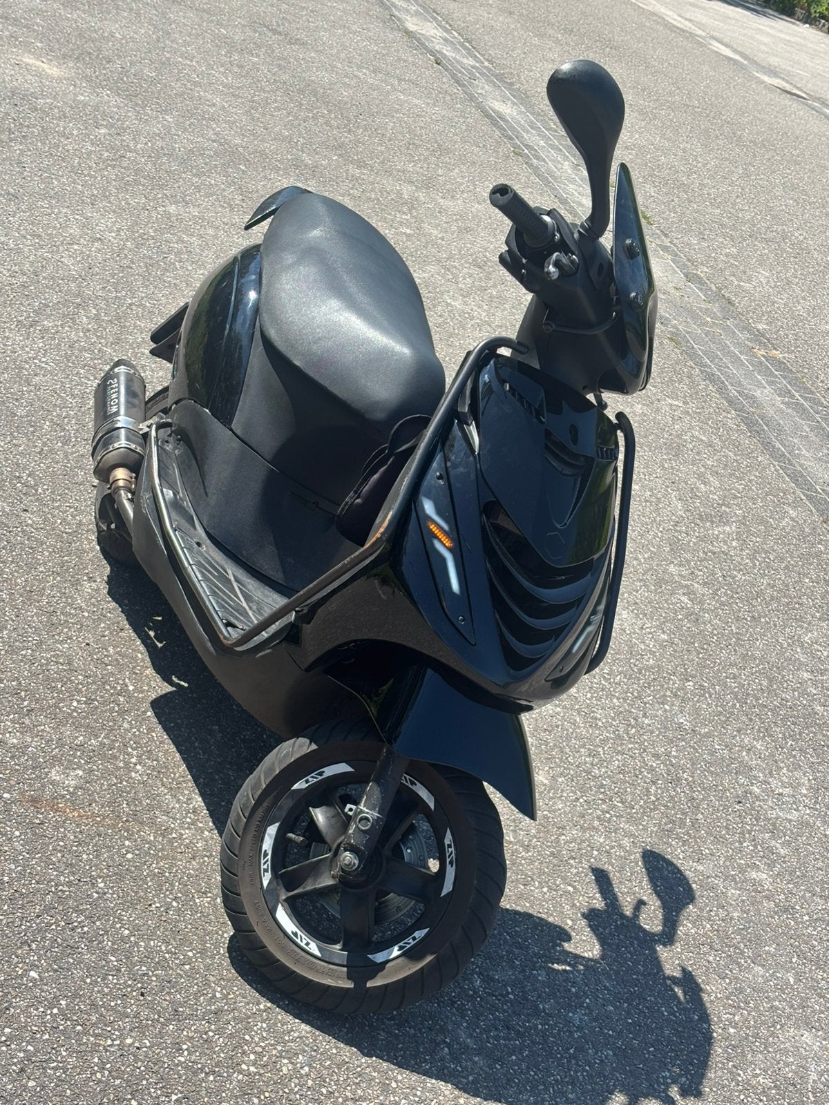 Piaggio zip 80cc, Fietsen en Brommers, Scooters | Piaggio, Ophalen, Zip, Zo goed als nieuw, Benzine