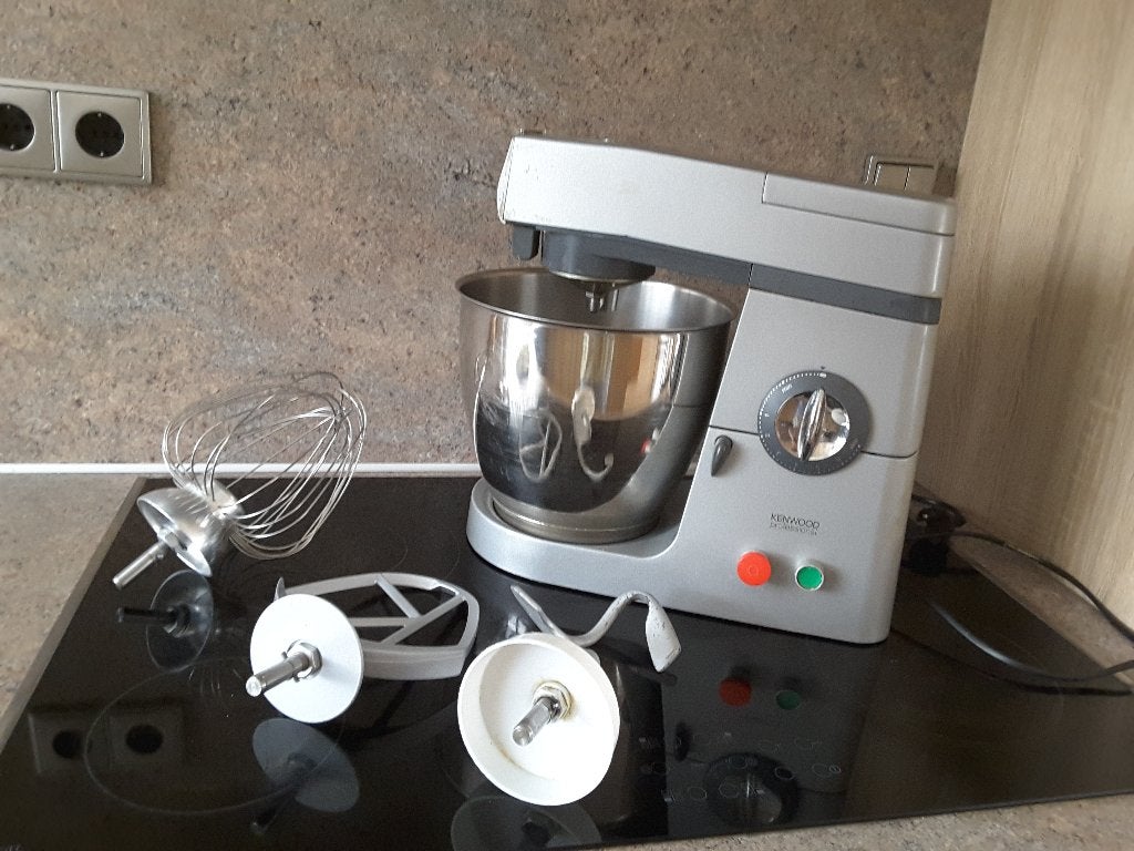Kenwood keukenmachine, 3 tot 4 liter, Ophalen, Zo goed als nieuw, 3 snelheden of meer