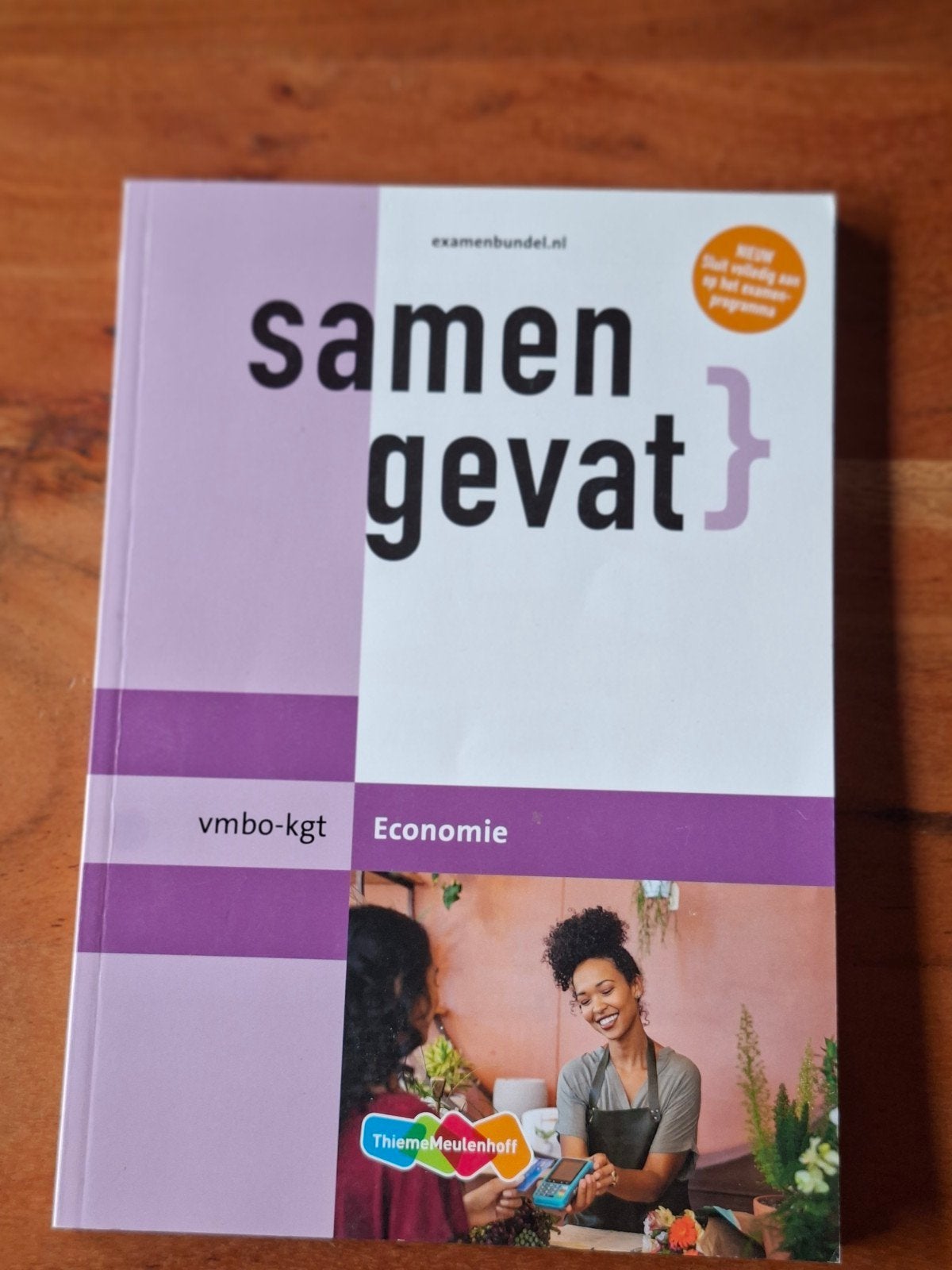 Samengevat vmbo-kgt Economie examenbundel, ThiemeMeulenhoff, Ophalen of Verzenden, Zo goed als nieuw, MBO