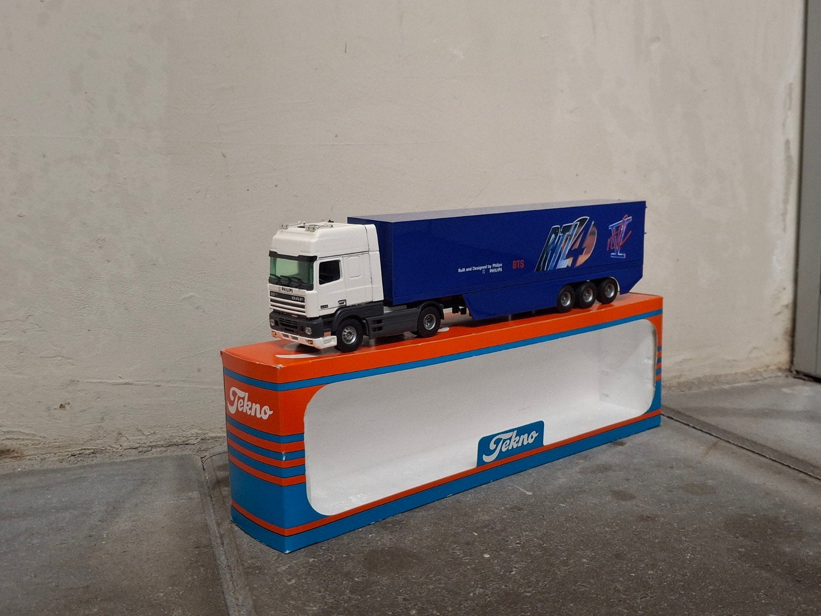 Tekno DAF 95 Philips RTL4 / RTL5, Ophalen of Verzenden, Zo goed als nieuw, Bus of Vrachtwagen, Tekno