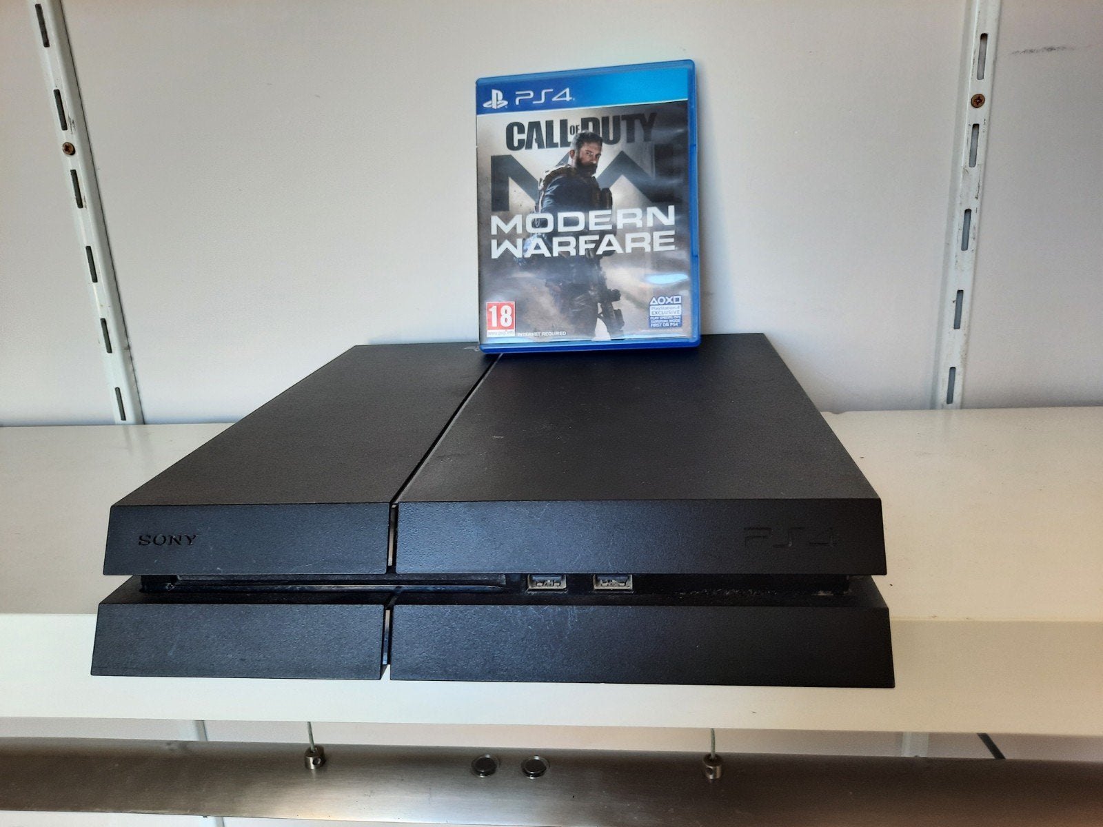 playstation 4 pro met controller, Spelcomputers en Games, Spelcomputers | Sony PlayStation 4, Ophalen of Verzenden, Zo goed als nieuw