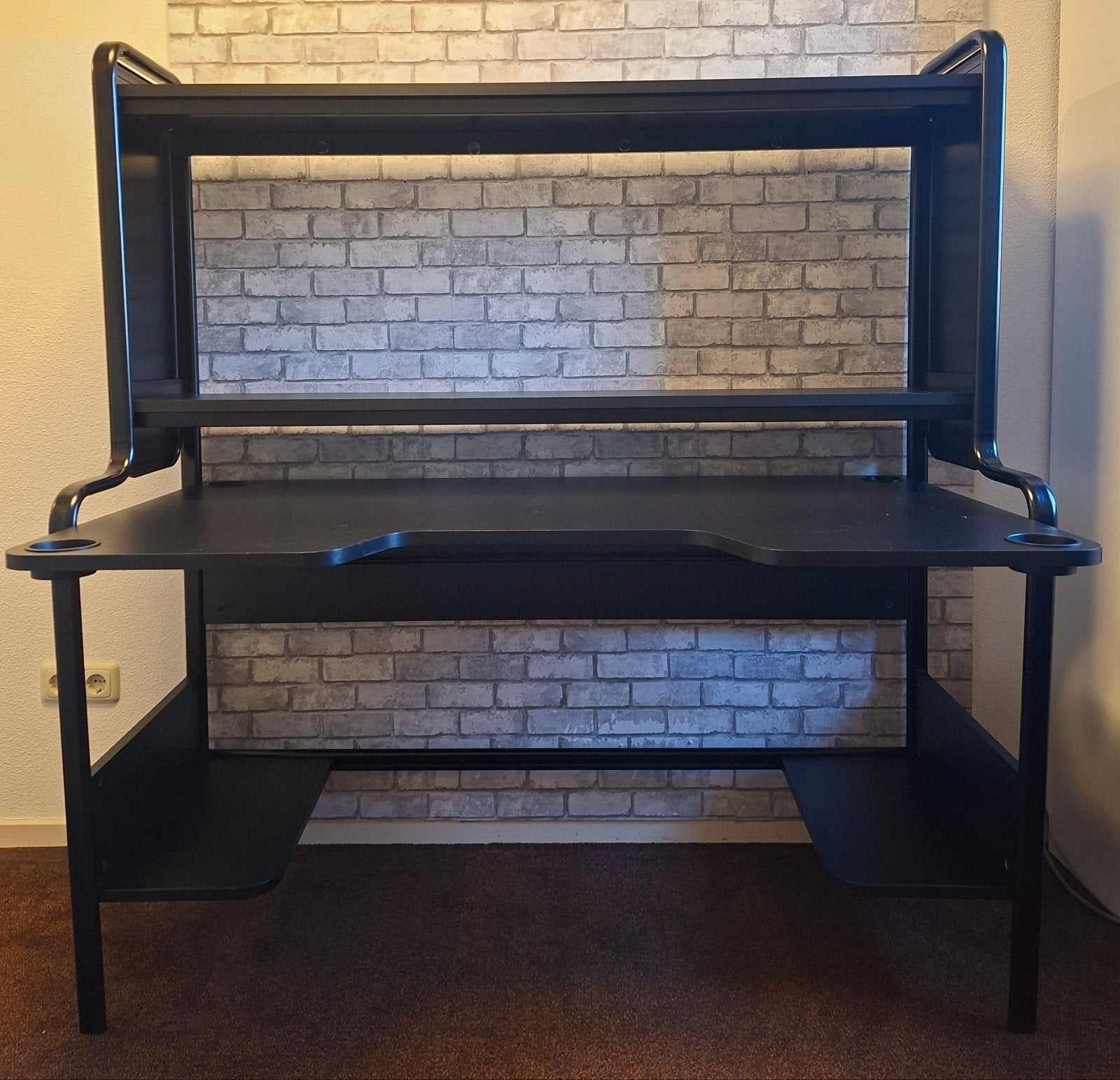 Bureau Gaming Fredde Ikea, Ophalen