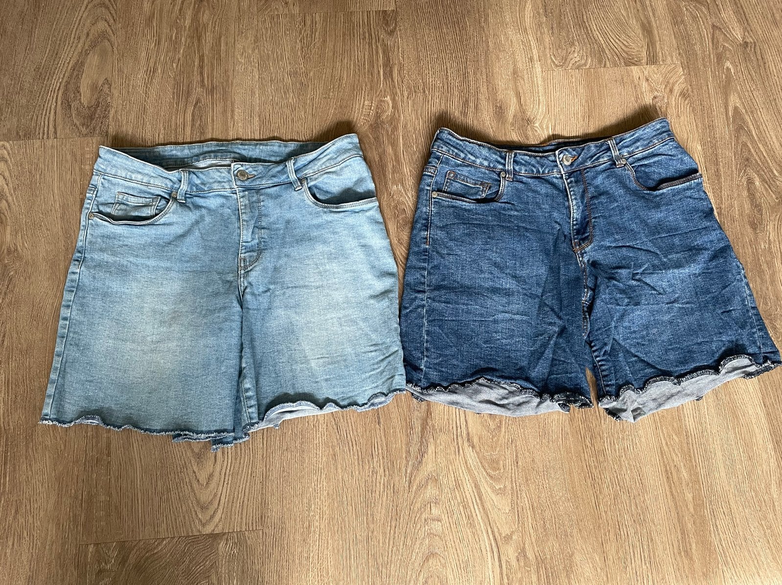 2x Zomer Spijkerbroek Dames Maat 42 - HEMA, Kleding | Dames, Spijkerbroeken en Jeans, Ophalen of Verzenden, Gedragen, Blauw, Overige jeansmaten