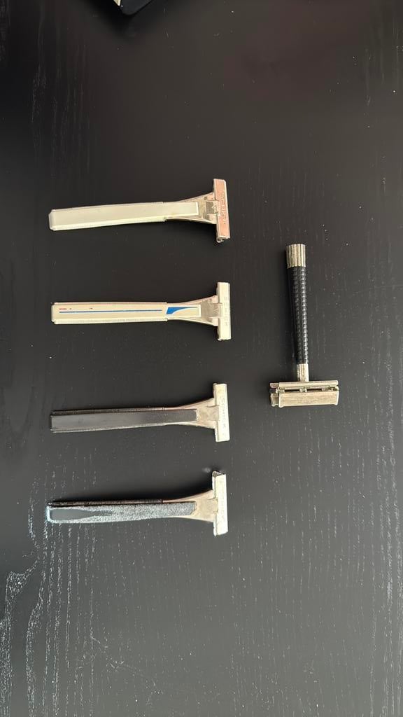 5 Schick Scheermessen: 4 Injector & 1 Double Edge Blade, Antiek en Kunst, Antiek | Gereedschap en Instrumenten, Ophalen of Verzenden