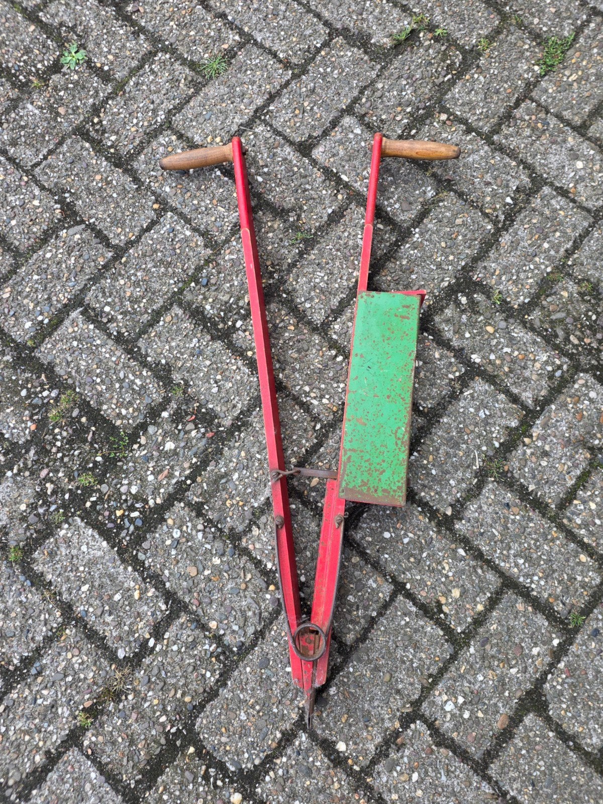 Oude handmatige plantmachine - Milot, Ophalen, Milot, Gebruikt, Onbekend