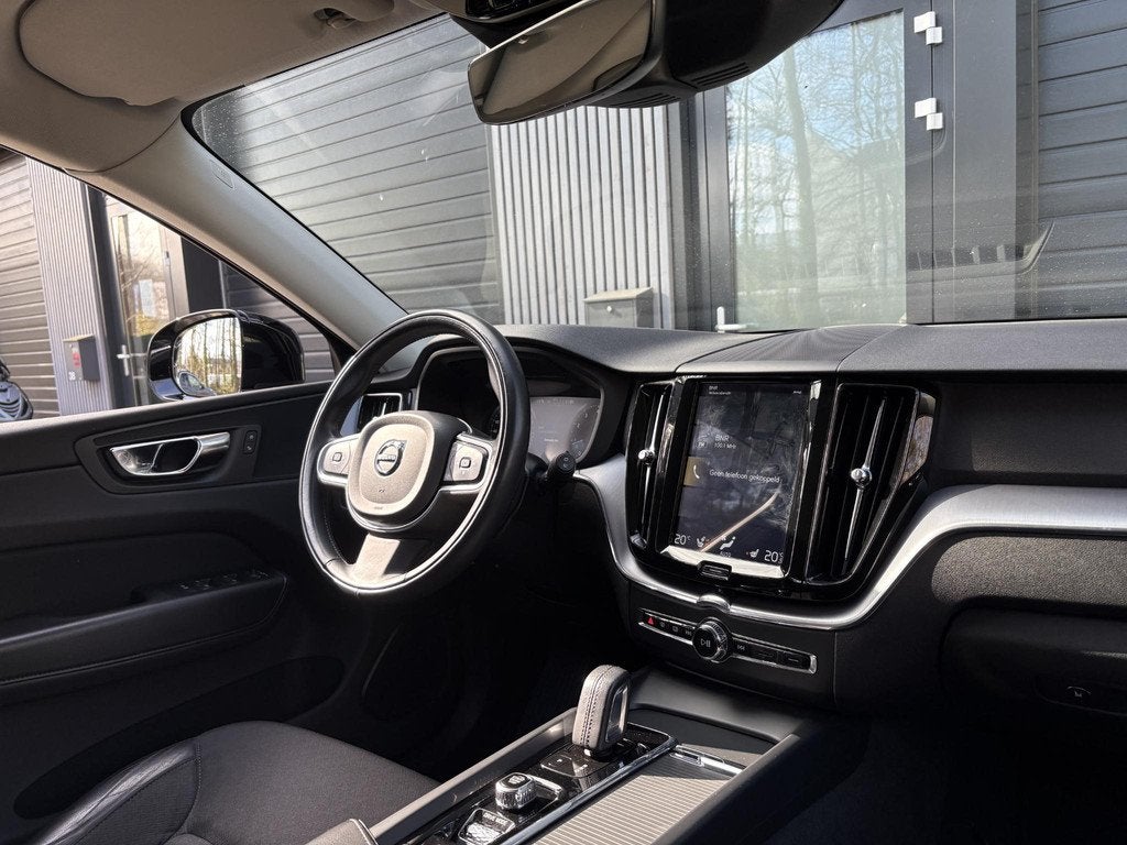 Volvo XC60 2.0 B5 Momentum Pro, Auto's, Volvo, 15 km/l, Gebruikt, Euro 6, 4 cilinders