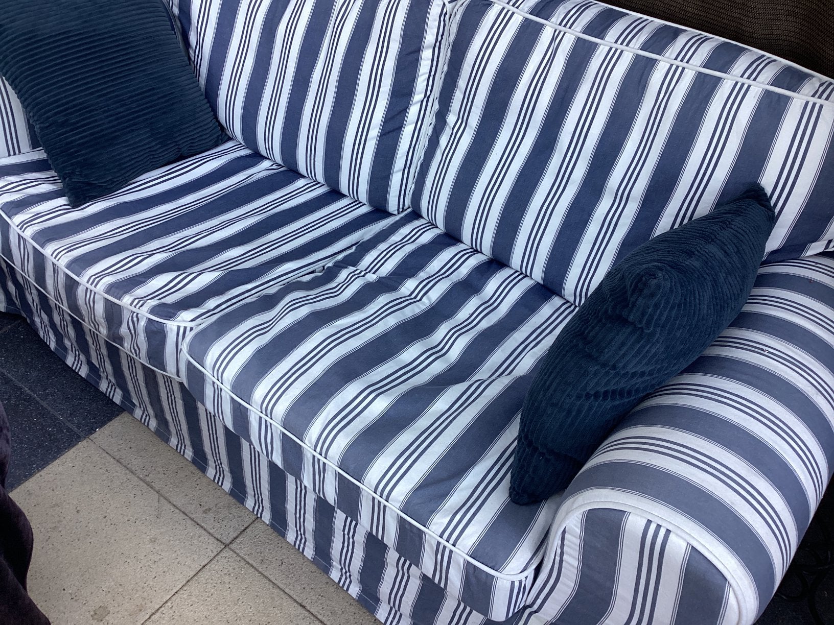 Prachtig zitbank met bijbehorende blauwe kussens., Hout, 150 tot 200 cm, Tweepersoons, 75 tot 100 cm