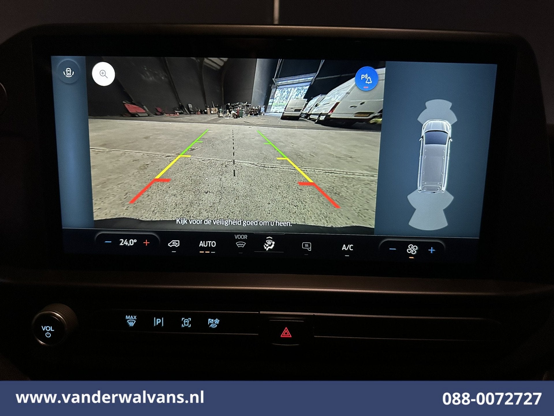 Ford Transit Custom 2.0 TDCI 136pk L2H1 Euro6 Airco | Camera, Voorwielaandrijving, Dealer onderhouden, Gebruikt, 4 cilinders