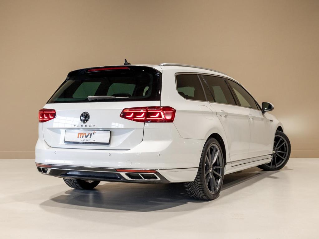 Volkswagen Passat Variant 1.5 TSI R-Line Business + / 150pk, Auto's, 730 kg, 4 cilinders, Wit, 1379 kg