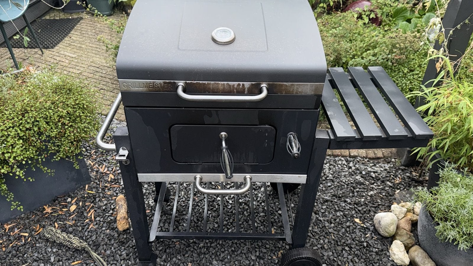 Grillmeister Houtskoolbarbecue met zijtafel, Ophalen, Gebruikt