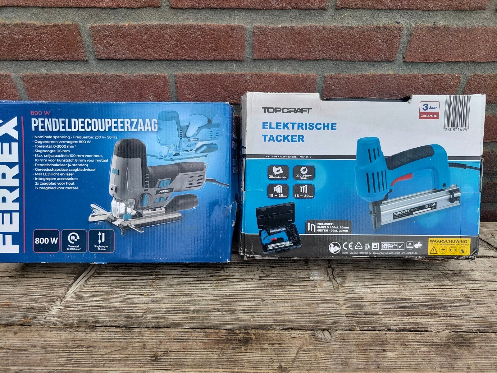 Tacker en decoupeerzaag elektrisch., Ophalen, Nieuw