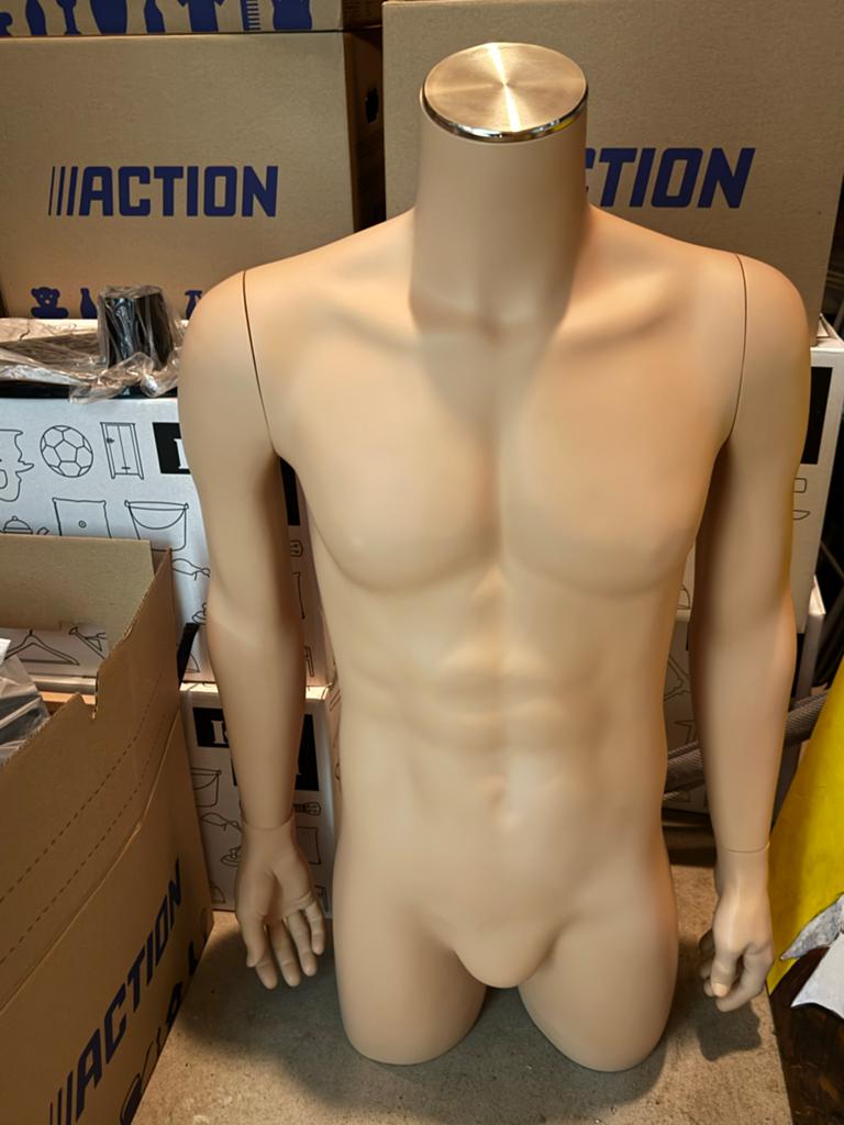 Mannen torso paspop, Ophalen