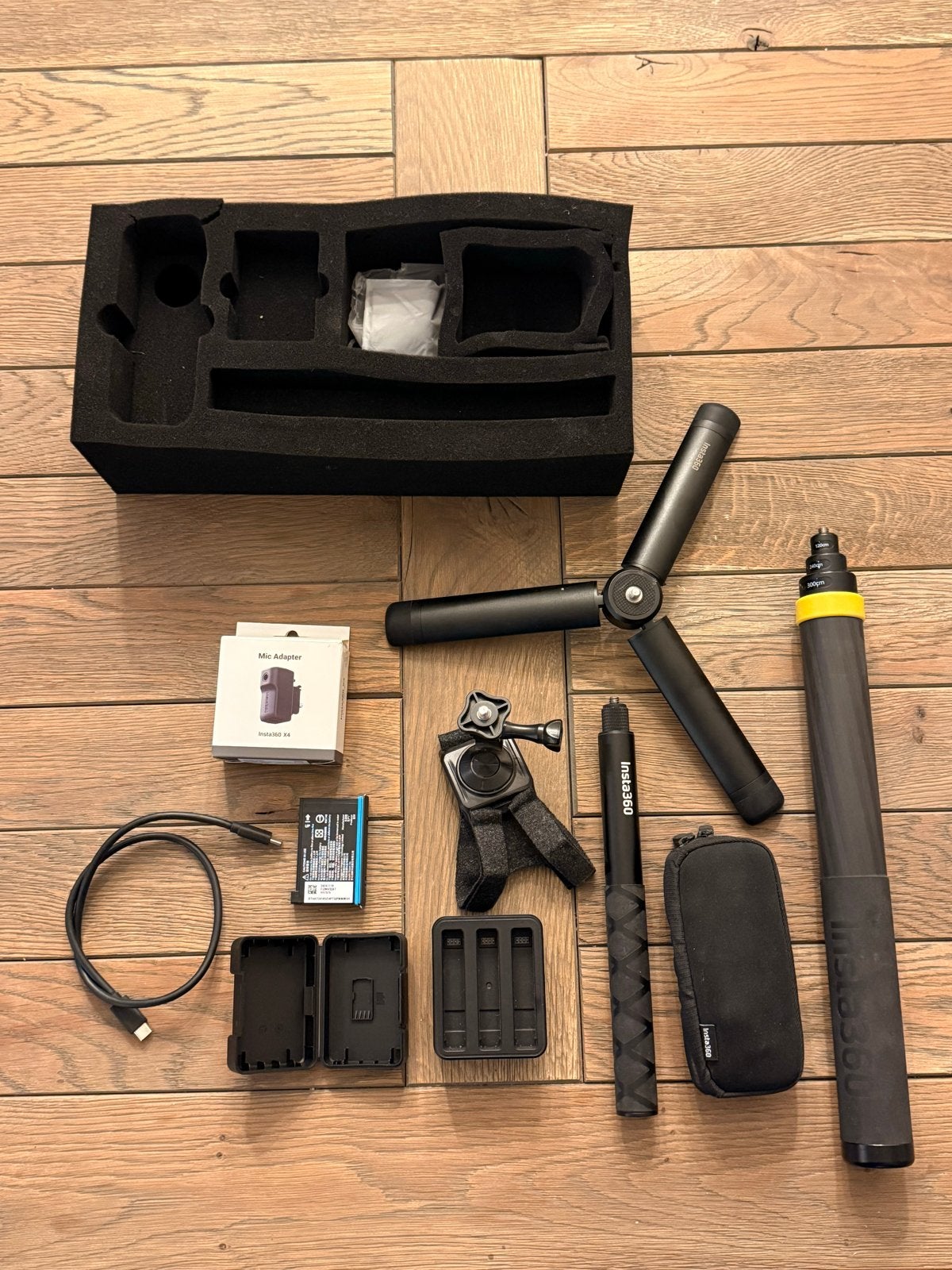 Insta360 X4 met 3m selfiestick, handheld en microfoonadapter, Audio, Tv en Foto, Ophalen of Verzenden, Zo goed als nieuw, Overige merken