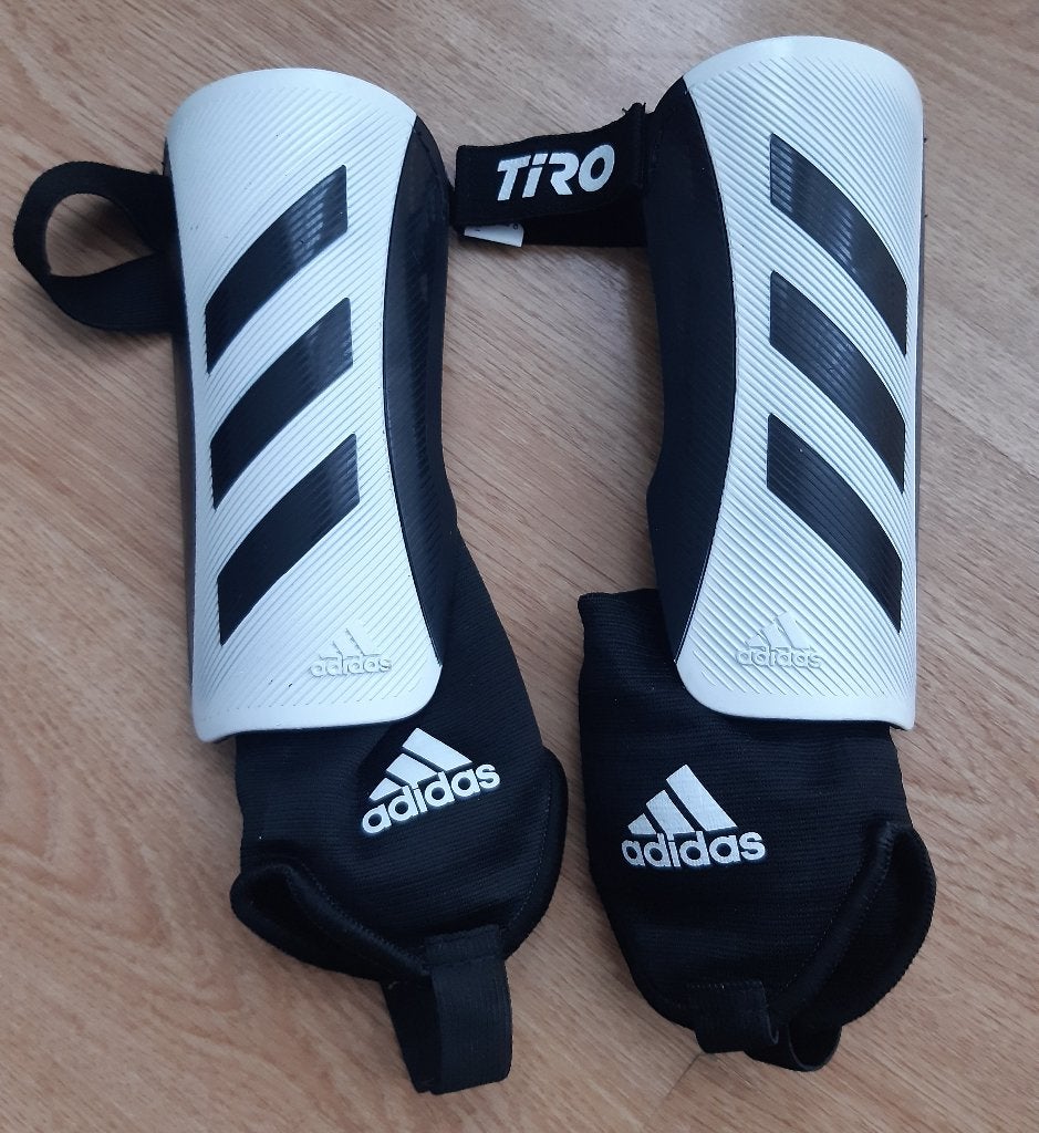 Adidas Tiro Match Scheenbeschermers, Maat XS of kleiner, Ophalen of Verzenden, Overige typen