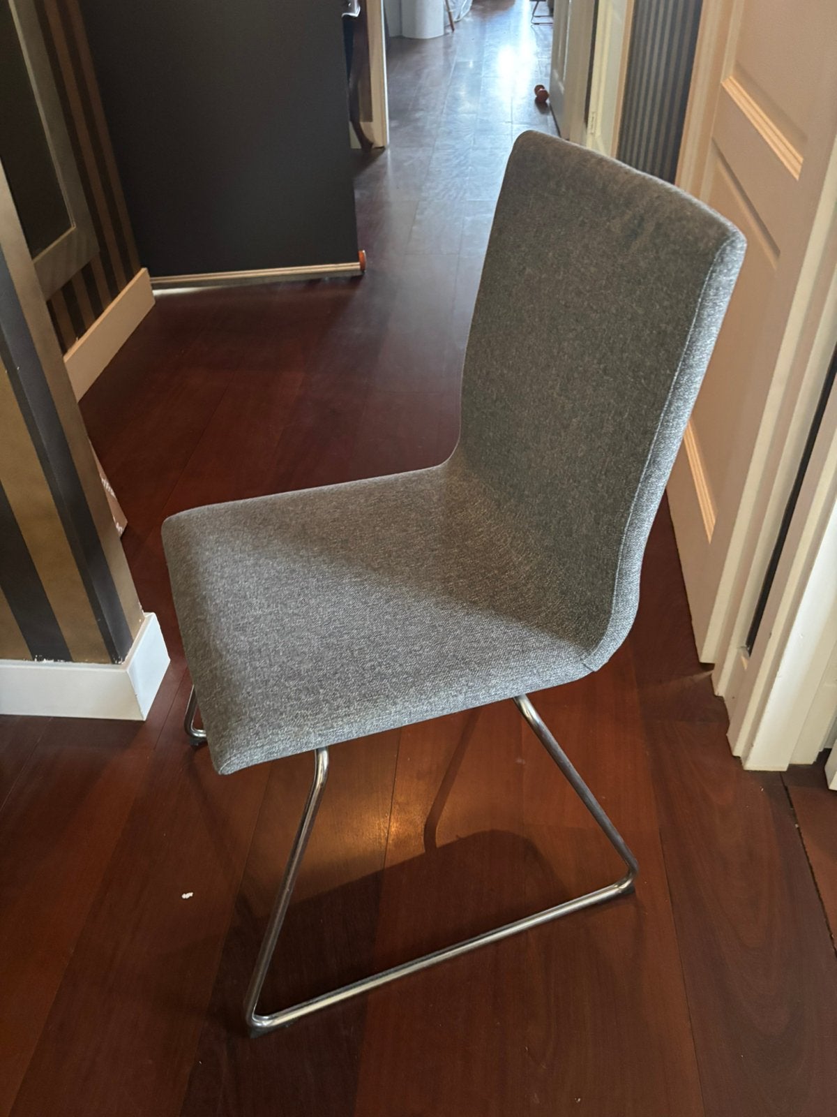 Ikea Volfgang eetkamerstoel grijs, Huis en Inrichting, Ophalen, Zo goed als nieuw, Stof, Eén