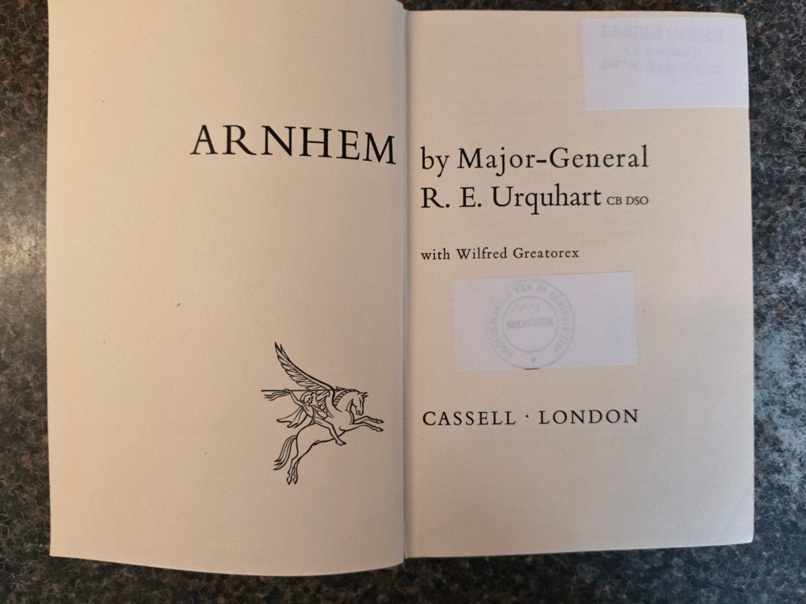 ARNHEM - Major-General R.E. Urquhart CB DSO (1958), Ophalen of Verzenden, Overige onderwerpen, Tweede Wereldoorlog, Gelezen