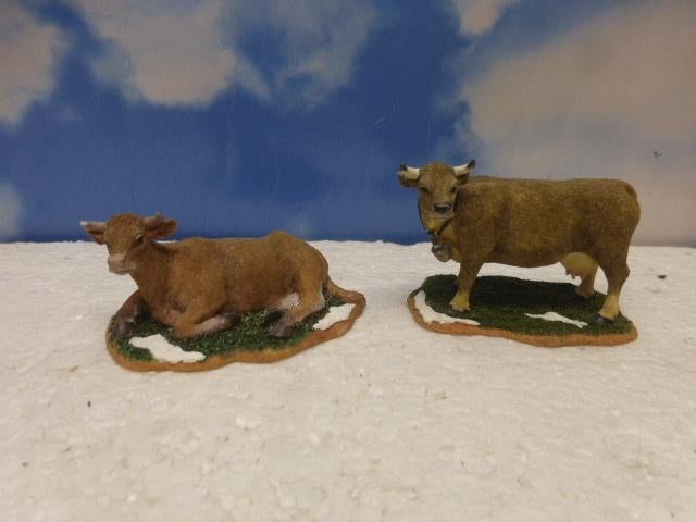 luville cow standing, cow lying koeien kerstdorp figurines, Diversen, Kerst, Ophalen of Verzenden, Zo goed als nieuw