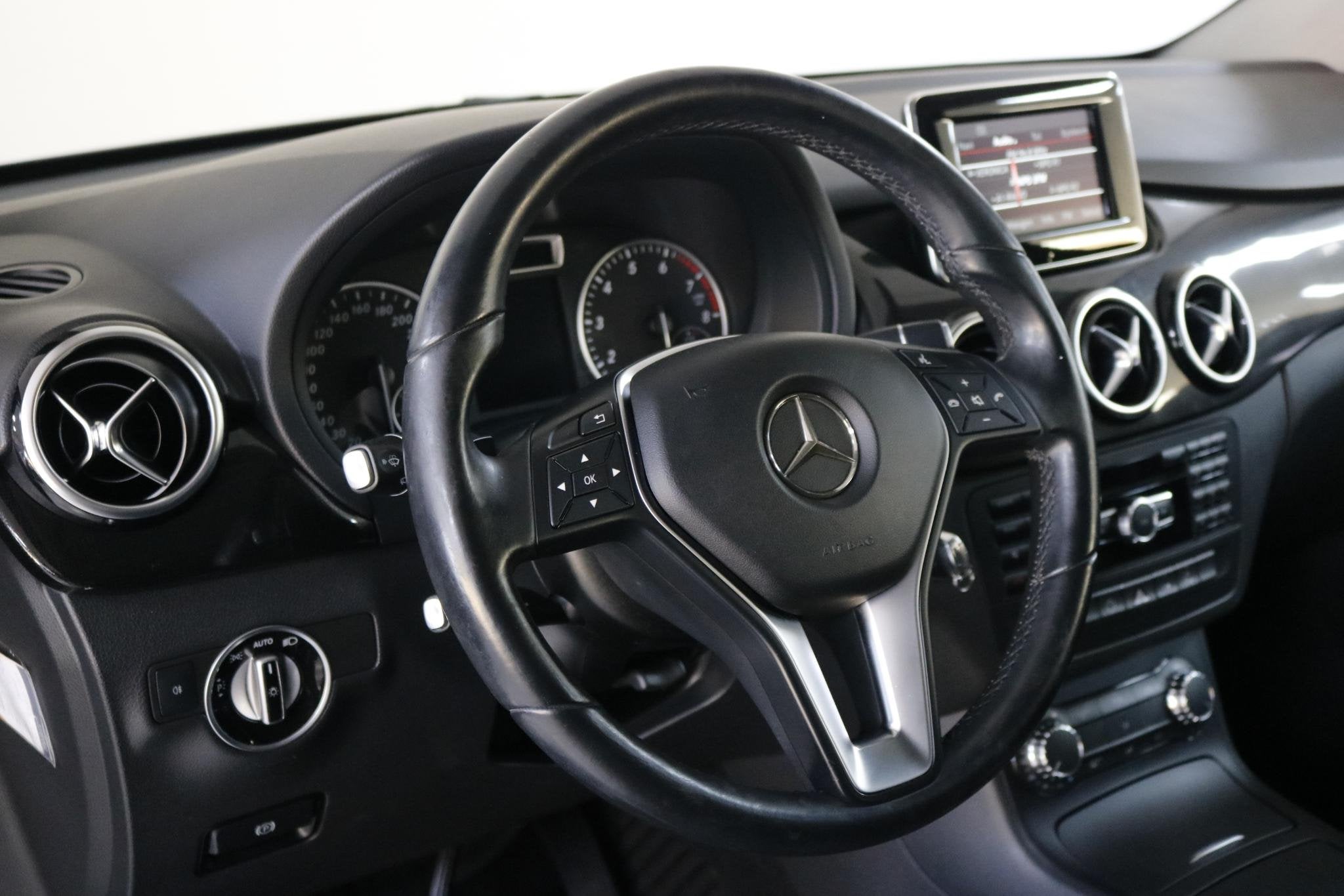 Mercedes-Benz B-klasse 180 Ambition Airco | Cruise | Xenon |, Gebruikt, 4 cilinders, 17 km/l, 66 €/maand