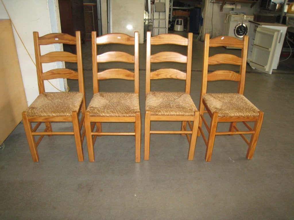 4 vintage grenen stoelen met biezen zitting, Huis en Inrichting, Stoelen, Niet ingevuld, Gebruikt, Niet ingevuld, Niet ingevuld