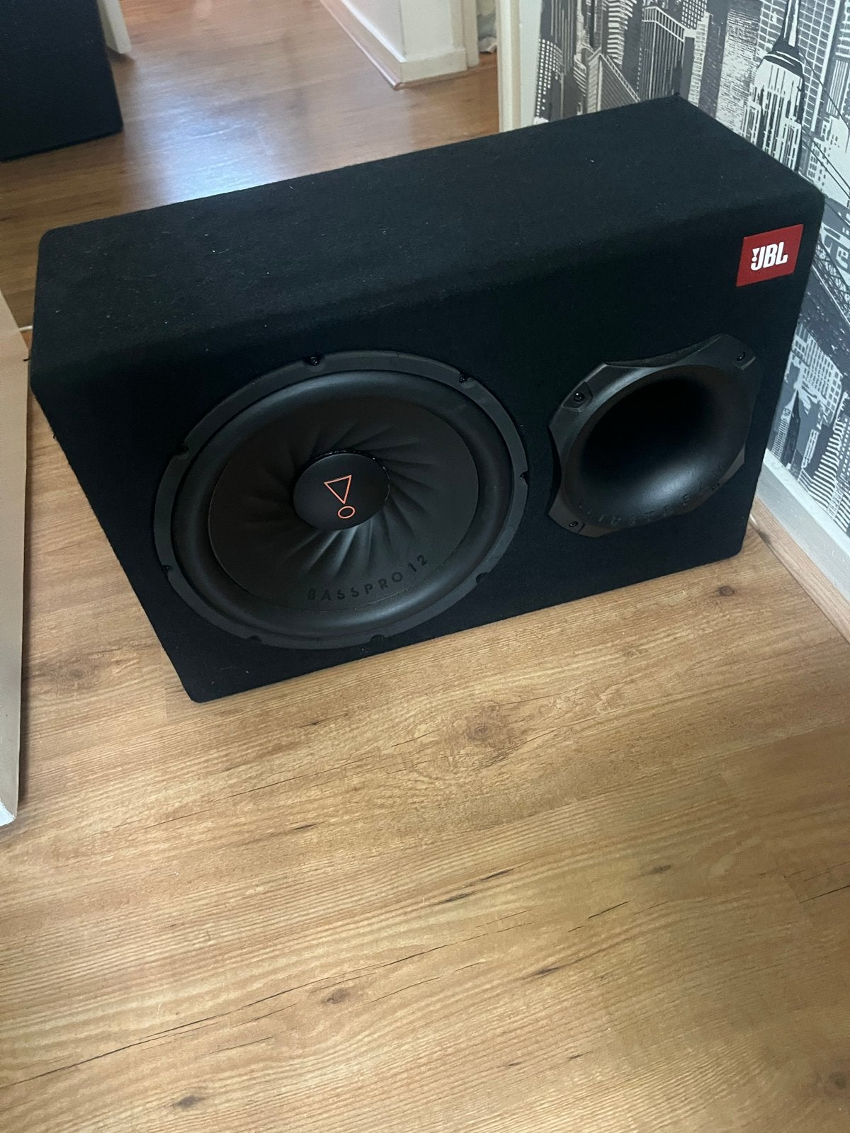 JBL BassPro 12 actieve subwoofer voor auto, Ophalen, Zo goed als nieuw