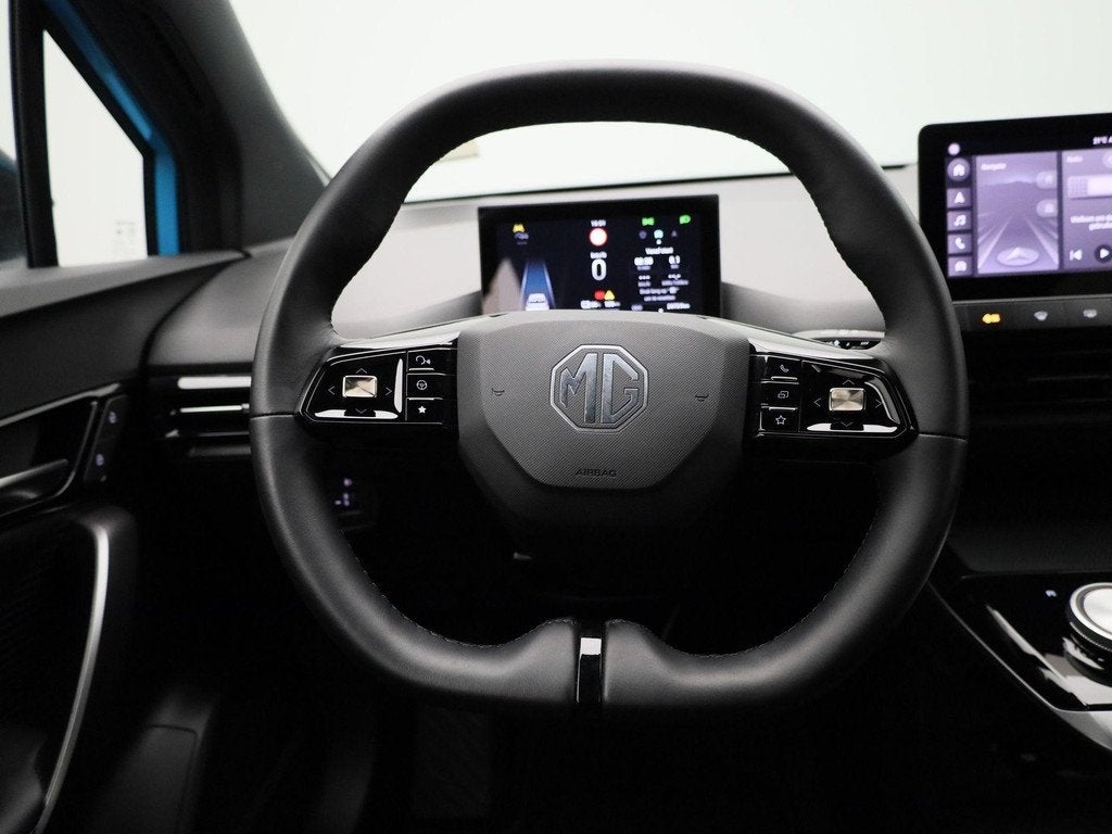 MG 4 64 kWh Luxury All-Season banden / Navigatiesysteem / Ca, Auto's, MG, Automaat, Gebruikt, Blauw, 204 pk