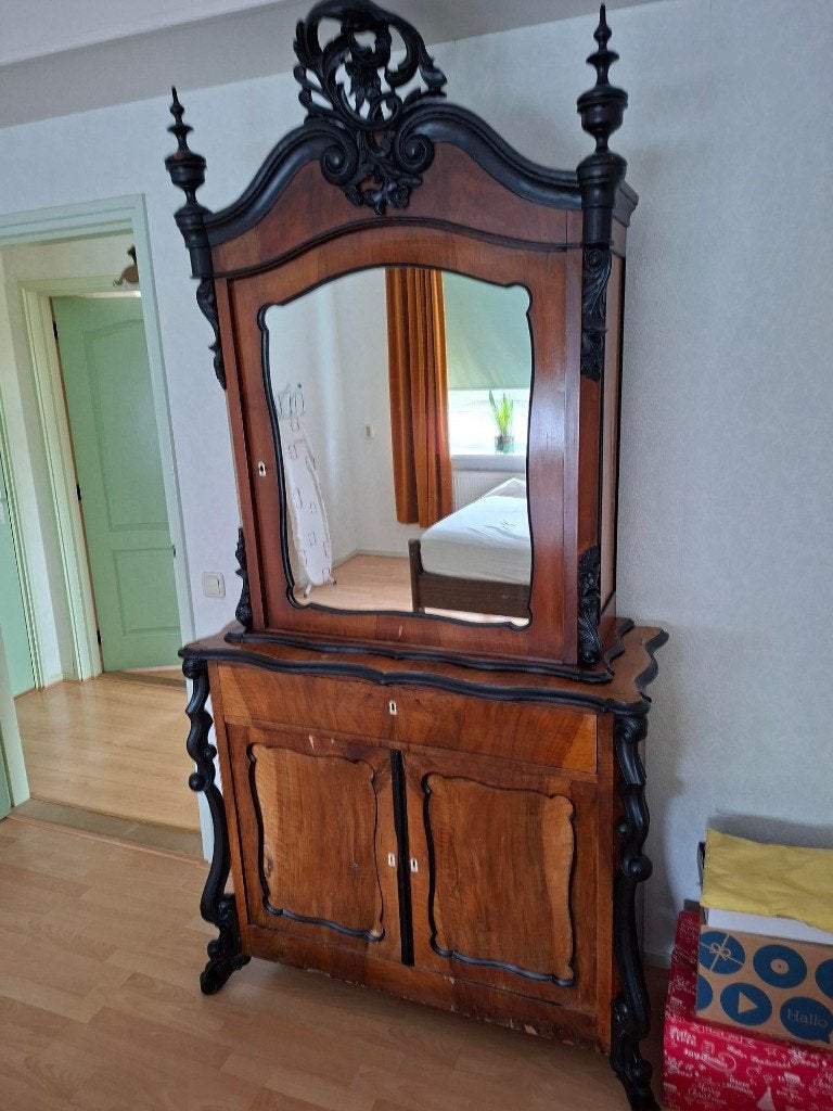 Antieke kast, Ophalen