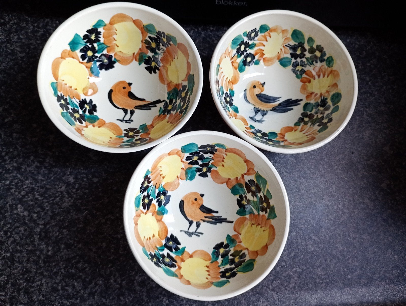 Fajans schaaltjes, 3 stuks. Vogel met bloemen., Ophalen of Verzenden
