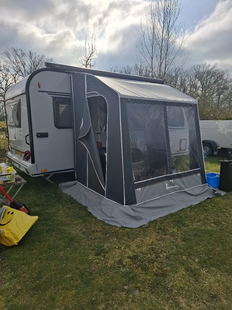 Wintertent  gereseveerd, Ophalen, Zo goed als nieuw, Tot en met 2
