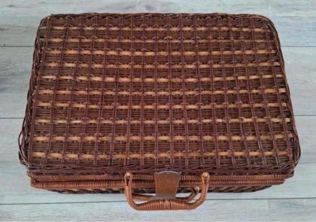 Leuke picknick mand
19 x 41,5 x 31 cm, Gevondenengemaakt@gmail.com, Onbekend, Ophalen of Verzenden, Zo goed als nieuw