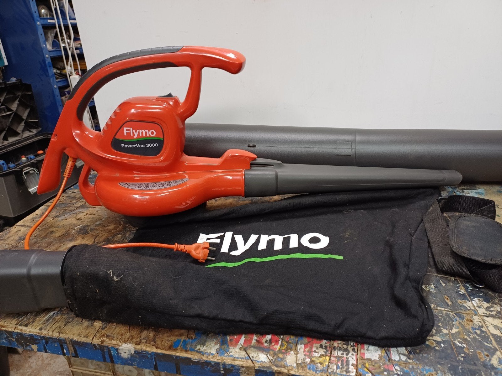flymo 3000  husqvarna zuig en bladblazer, Ophalen, Met opvangzak, Handgedragen, Zo goed als nieuw
