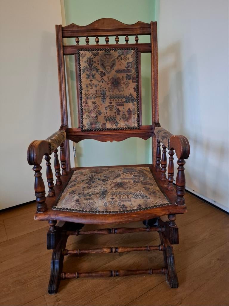 Charmante Engelse schommelstoel of baby voederstoel, Ophalen