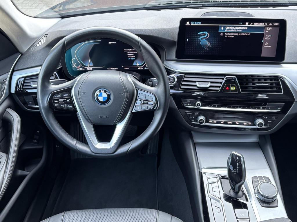 BMW 5-serie Touring 530e xDrive Executive / Elektrische trek, 1998 cc, Gebruikt, 4 cilinders, 2000 kg