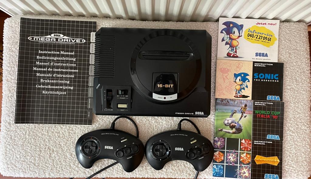 Sega mega drive Compleet, Spelcomputers en Games, Spelcomputers | Sega, Ophalen of Verzenden, Zo goed als nieuw, Met 2 controllers