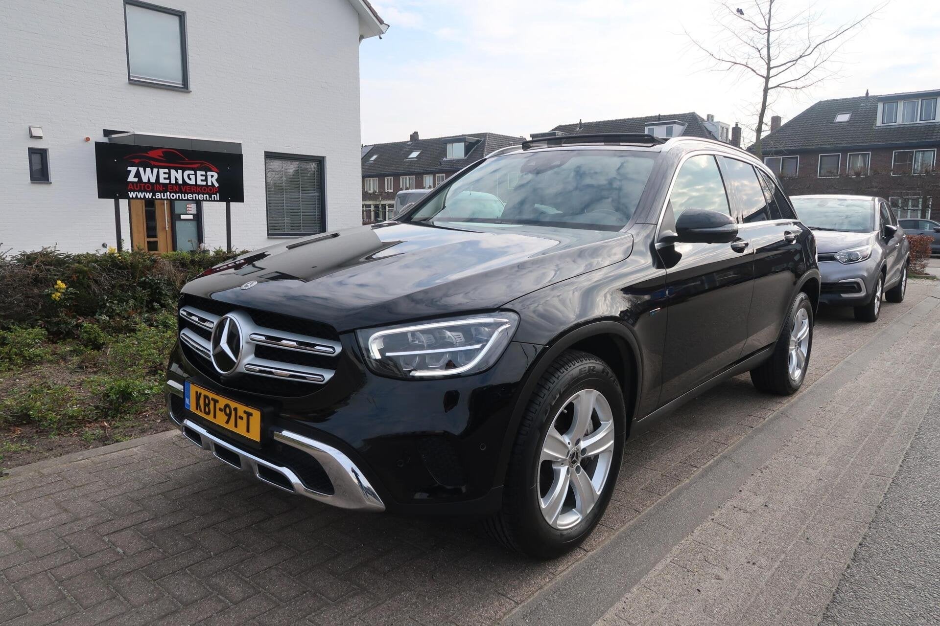 Mercedes GLC-klasse 300e 4MATIC BTW|PANORAMADAK|TREKHAAK|360, Auto's, Mercedes-Benz, Automaat, Gebruikt, 4 cilinders, 2000 kg